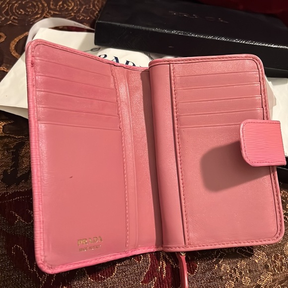 Authentic Prada wallet - Picture 11 of 12